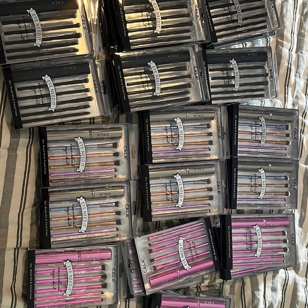 Bulk Make Up Brushes!